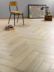 Eglutės rašto laminuota grindų danga 435